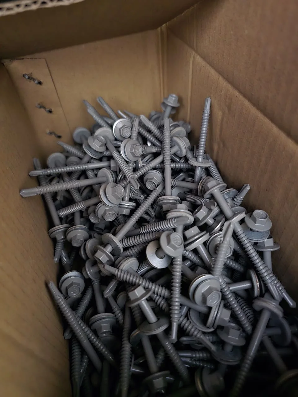 Roofing screws